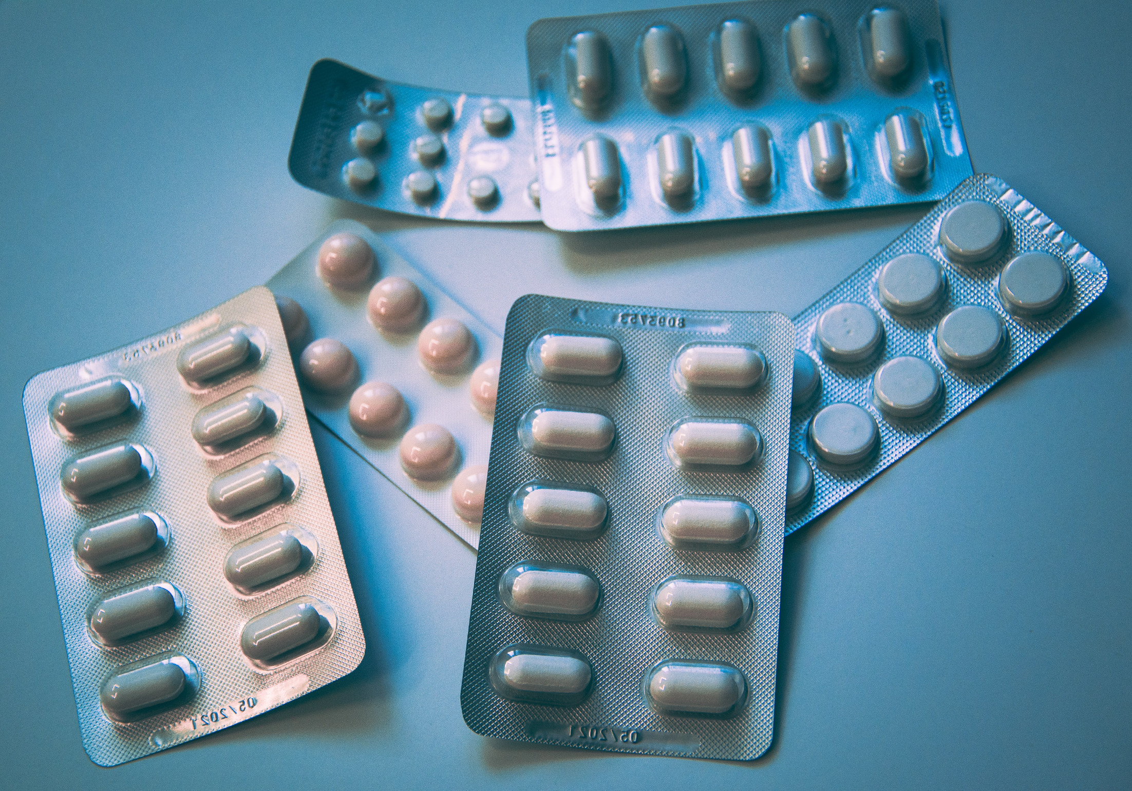 Sokan életmentőnek tartják, sokan pedig mumusnak: az antibiotikum fogyasztása egyre nő 