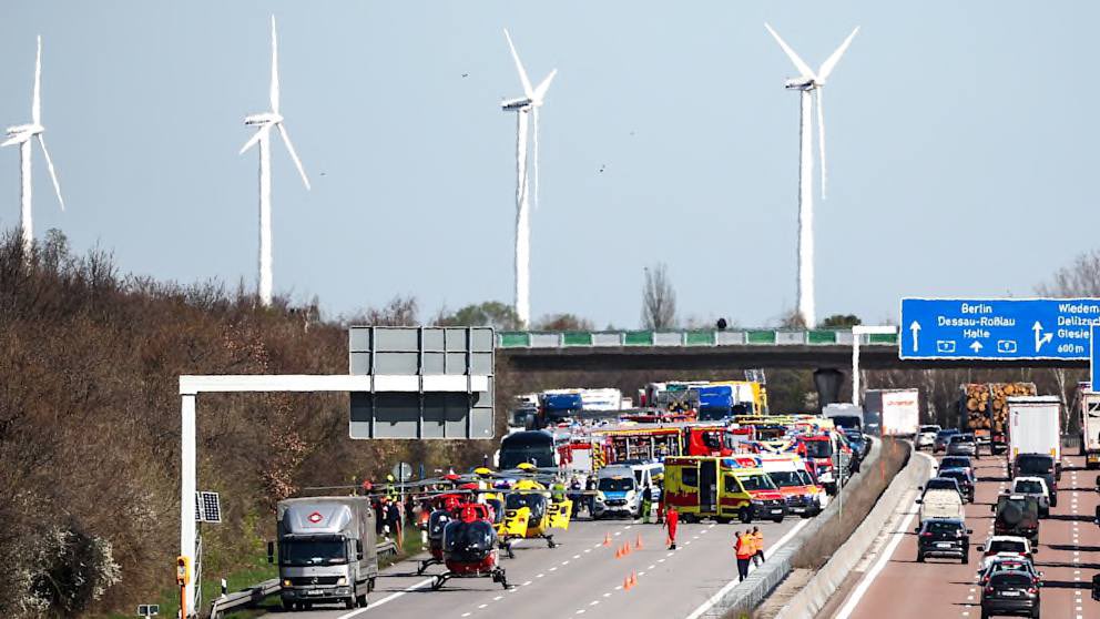 Súlyos baleset Németországban: öt ember meghalt 