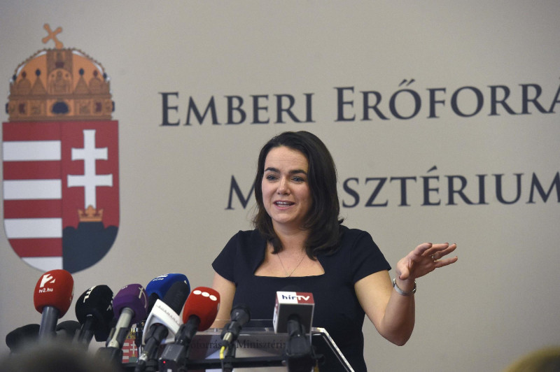 Novák Katalin sajtótájékoztatója a kormány új családpoli