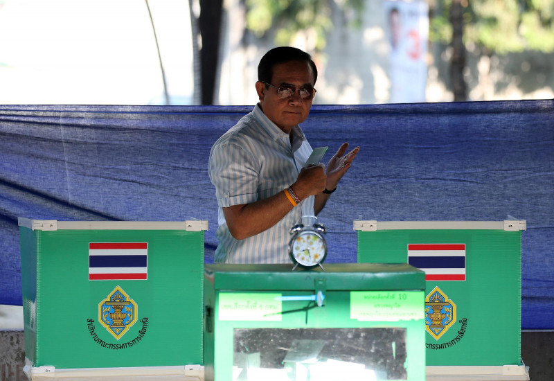 Választások Thaiföldön