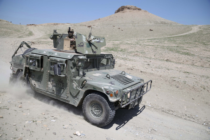 Tálib fegyveresek utáni kutatás Afganisztánban