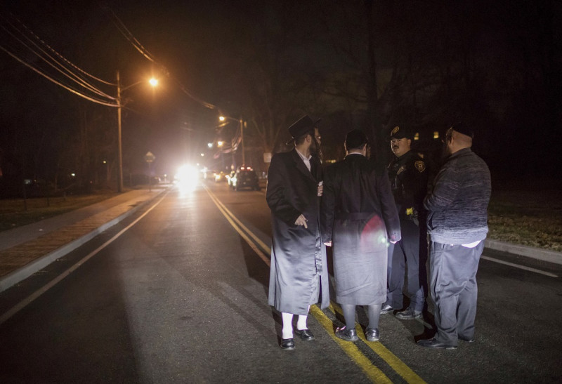 Késelés egy rabbi otthonában New York államban 