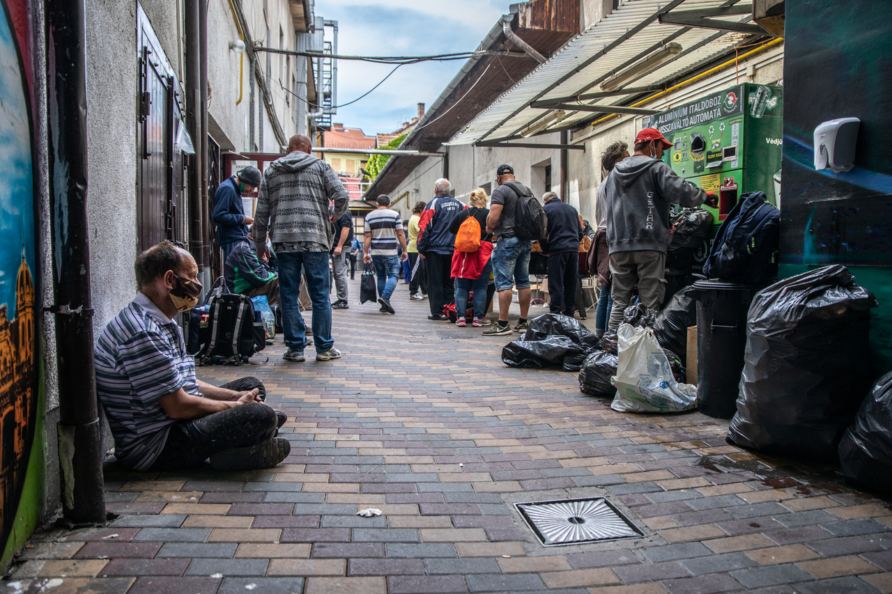 Fővárosi Közgyűlés: A főváros átveszi Iványi Gáborék hajléktalanellátásban dolgozó munkavállalóit