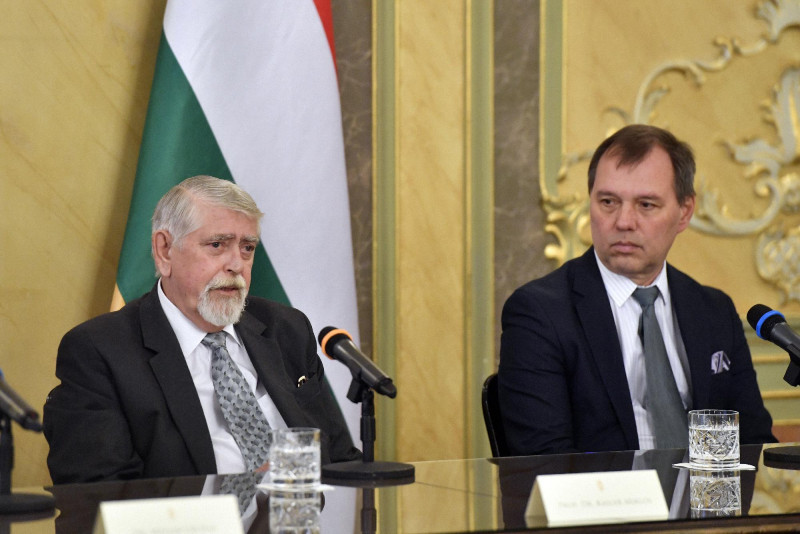 Sajtótájékoztató - Magyarország felkészült a koronavírus