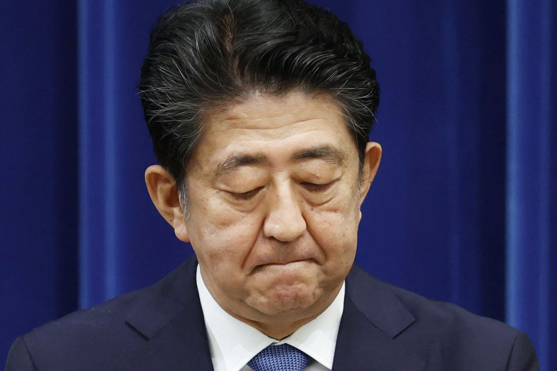 A japán miniszterelnök lemondása