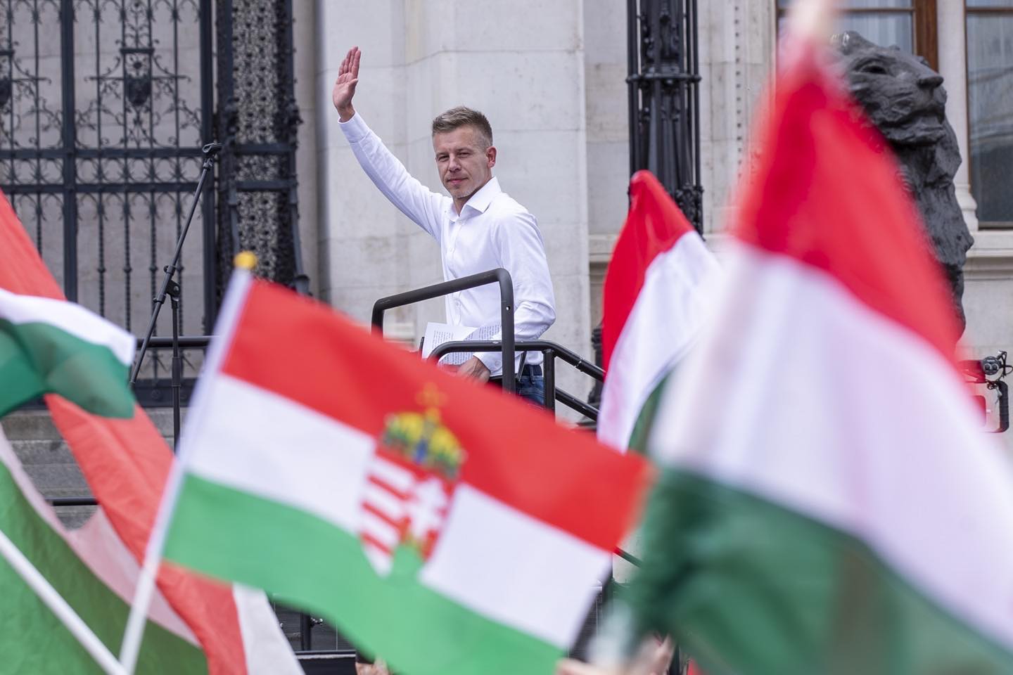 Magyar Péter a Tisza Párttal indul a választásokon