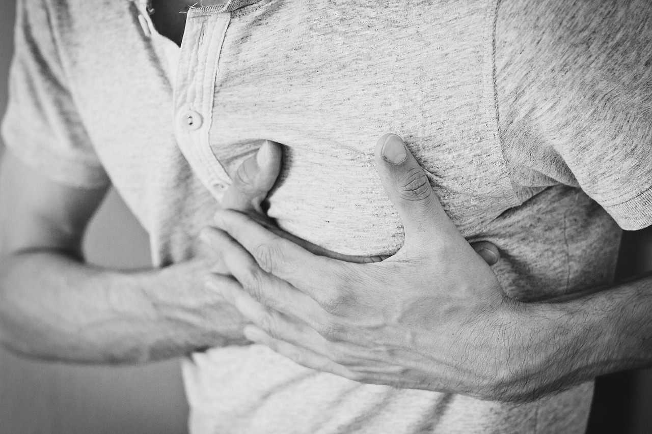 Egy tünet, amire érdemes figyelni: ezt kell tudni az erős szívdobogásról